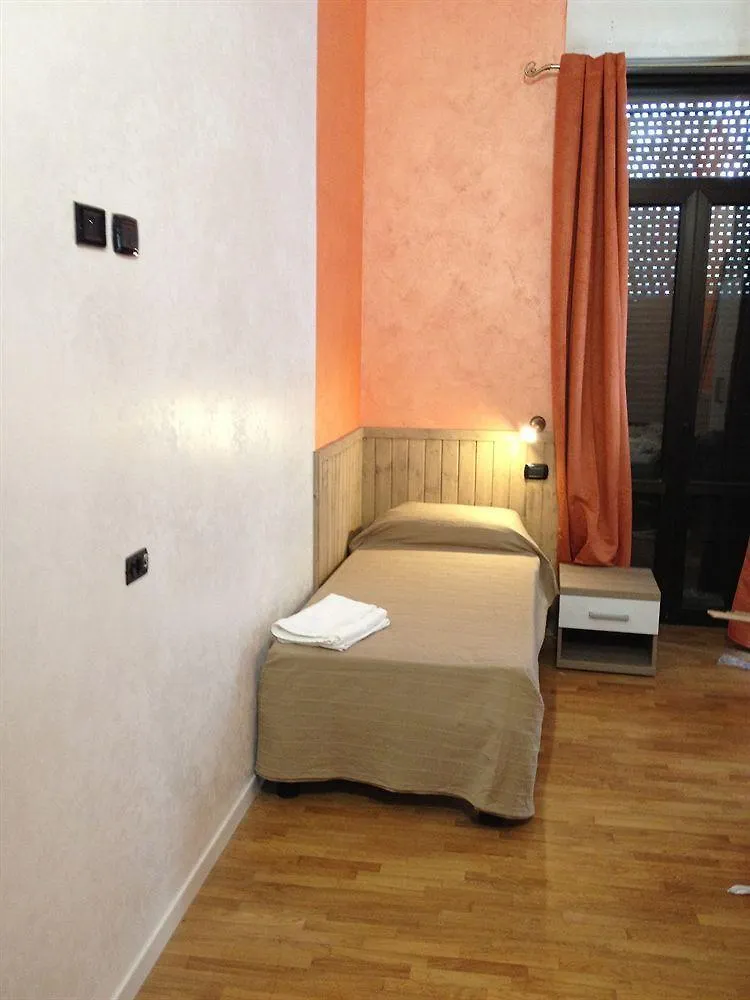 ** Hotel Milano Hostel Italia