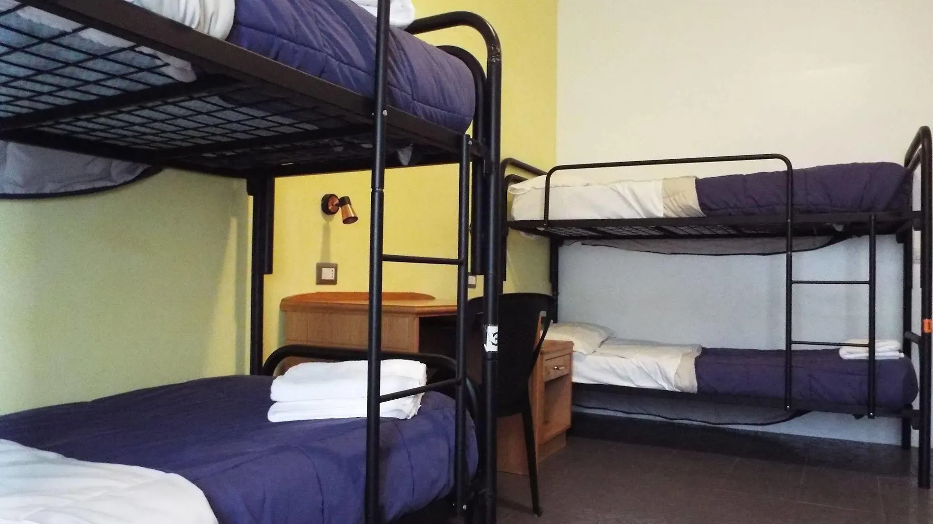 Hotel 26 Milan 2*,