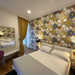 https://cinquantatre.it-romehotels.com