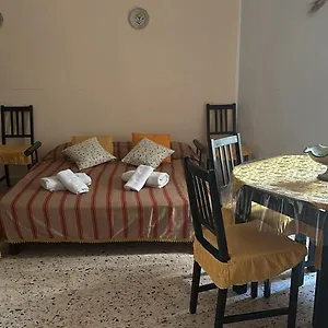 https://sotto-larco-santo-stefano-di-camastra.sicilyhotelsitaly.net